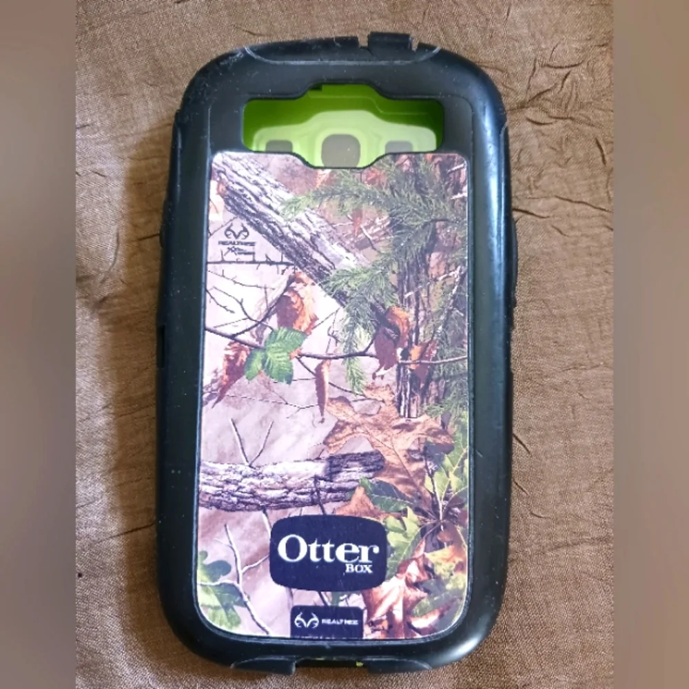 Realtree Otterbox Cellphone Cover, 3 1/4 x 5 7/8